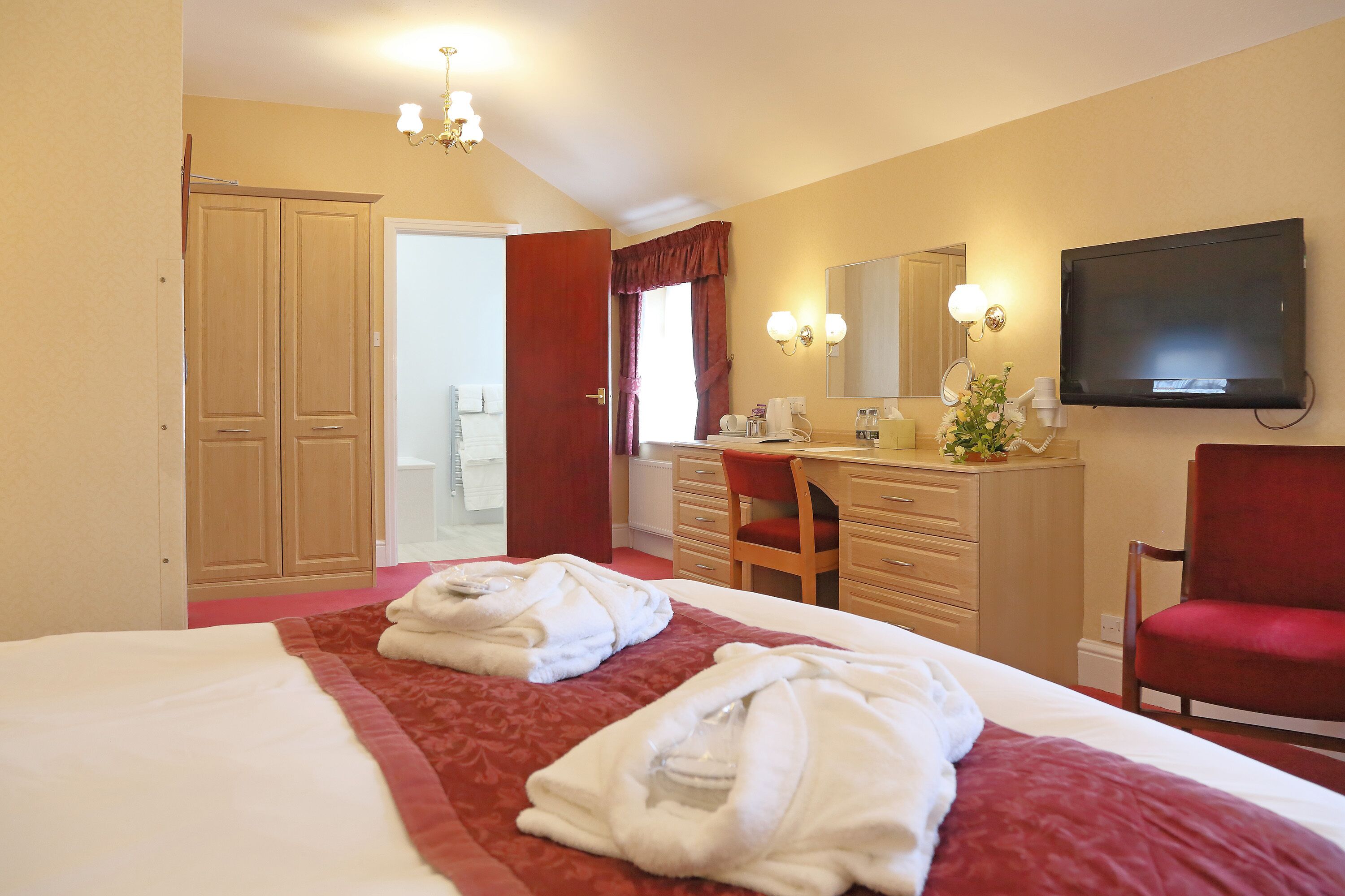 deluxe double room | free wifi, bed sheets