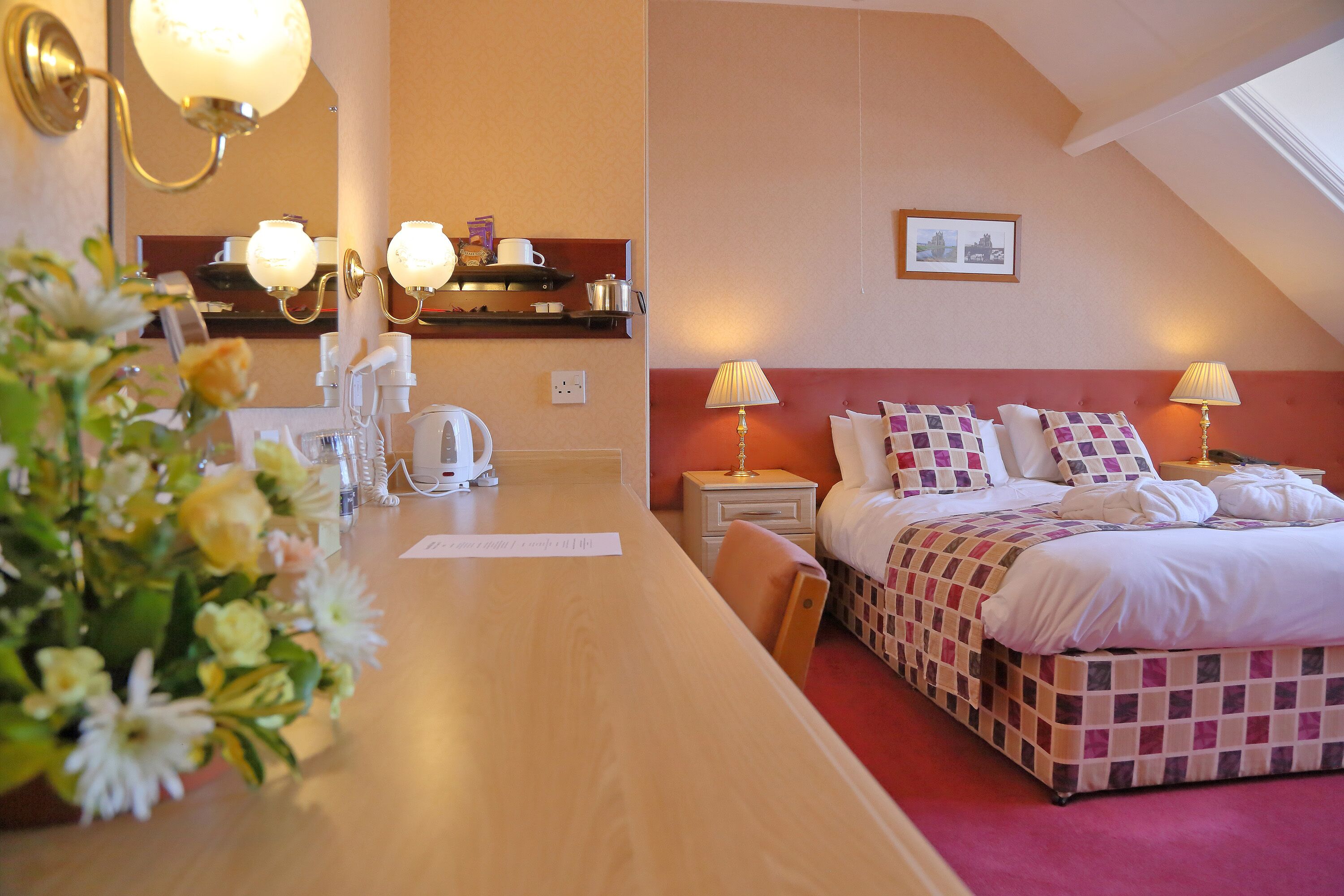 deluxe double room | free wifi, bed sheets