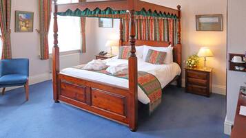 Double Room with Four Poster Bed | Free WiFi, bed sheets