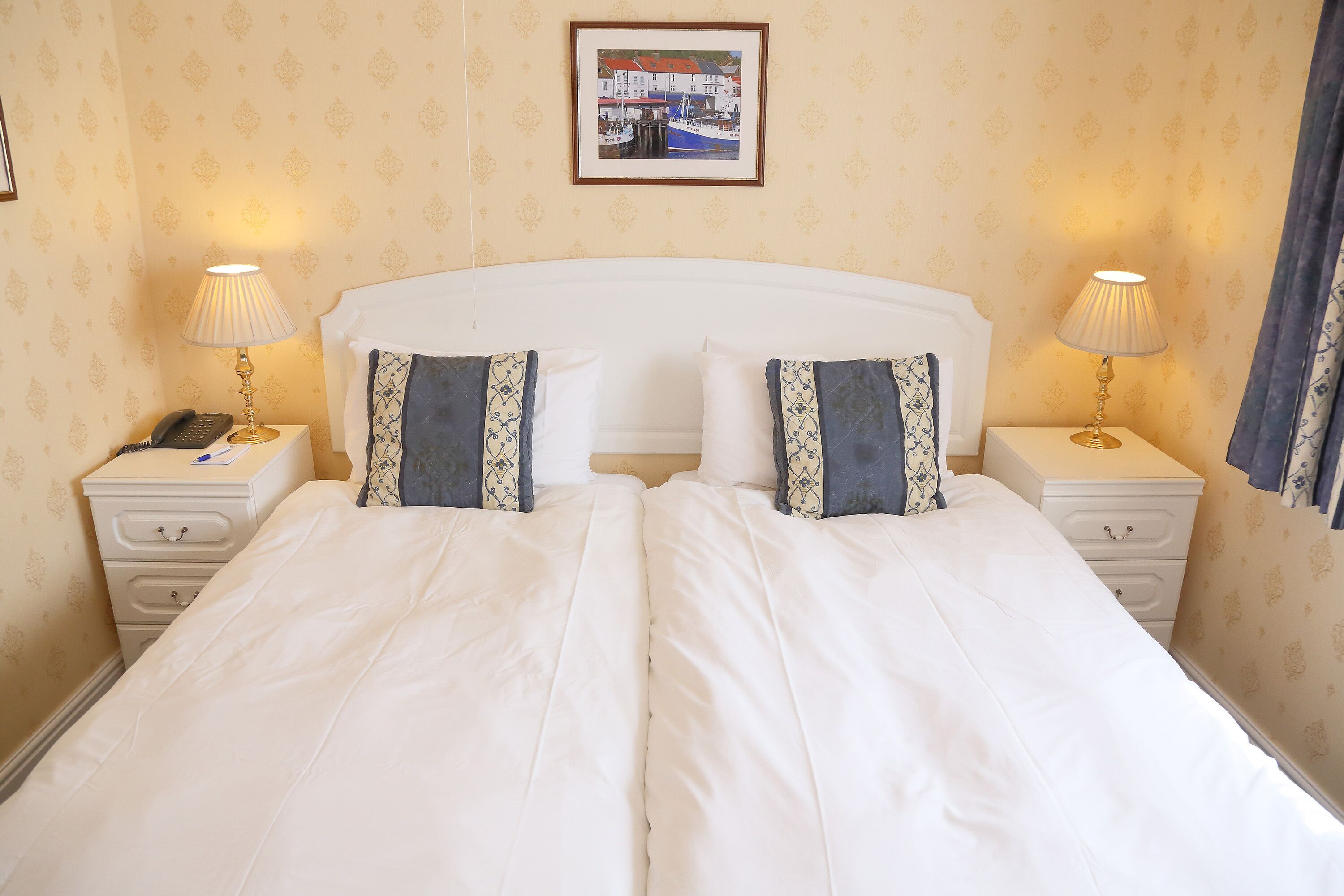 twin room | free wifi, bed sheets