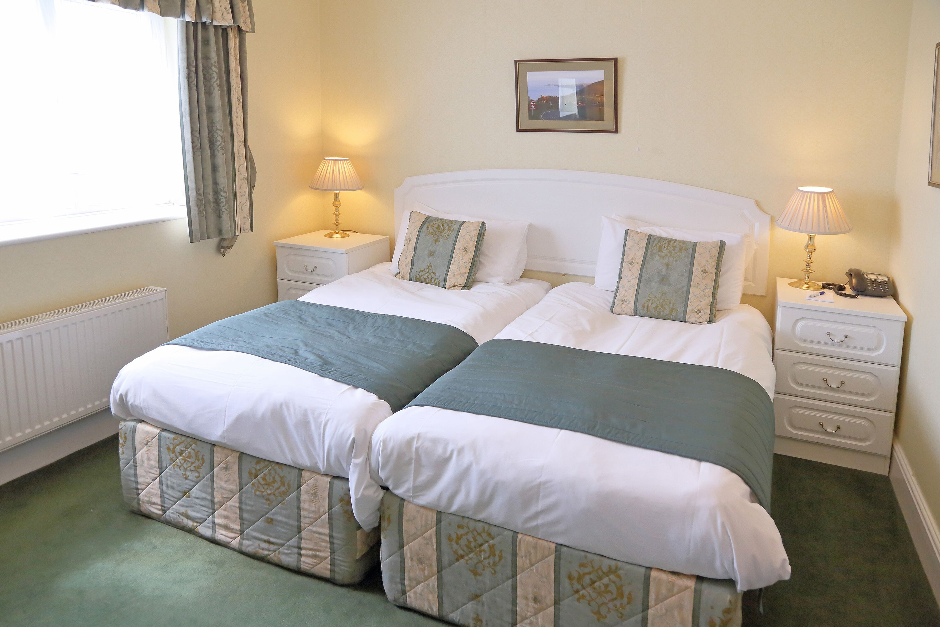 twin room | free wifi, bed sheets