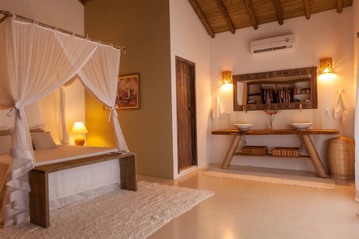 Suite, Pool View | Minibar, free WiFi