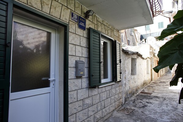 تفاصيل الفندق من الخارج