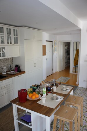 Fridge, microwave, oven, stovetop - Casa Bice, an Amazing view of Vesuvius in the heart of Sorrento with Pool (Sorrento)