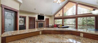 Magic McCall Cabin och Studio för större grupper