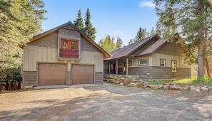 Exterior - Magic Estate • Cabin + Suite • Hot Tub • Game Room (McCall)