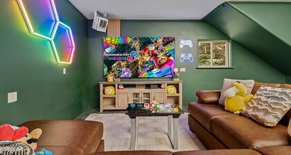 Magic Estate • Cabin + Suite • Hot Tub • Game Room