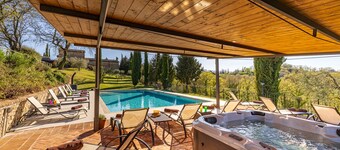 UMBRIA ESTATE 2 VILLAS, 2 HEATED POOLS , 2 JACUZZI TOWN WALKING DISTANCE