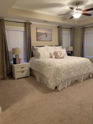 4 habitaciones, tabla de planchar con plancha, wifi y ropa de cama