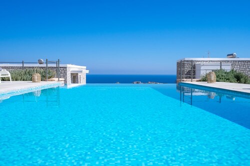 The Red Rock Villa – A Luxurious Escape in Afandou