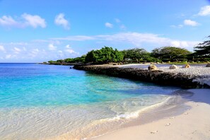 Beach nearby, sun loungers, beach towels - Casa Alessandra 2bdr (Oranjestad-West)