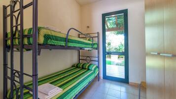 2 Schlafzimmer, Schreibtisch, BĂŒgeleisen/BĂŒgelbrett, Reisekinderbett