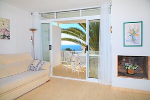 TV - Lovely Study Sea Views in Cala Crancs EL BUEN RETIRO (Salou)