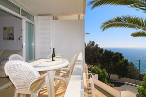Outdoor dining - Lovely Study Sea Views in Cala Crancs EL BUEN RETIRO (Salou)