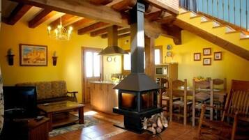 Smart TV, chimenea y reproductor de DVD