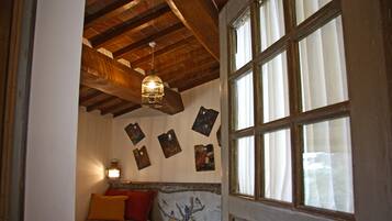 2 bedrooms, iron/ironing board, Internet, bed sheets