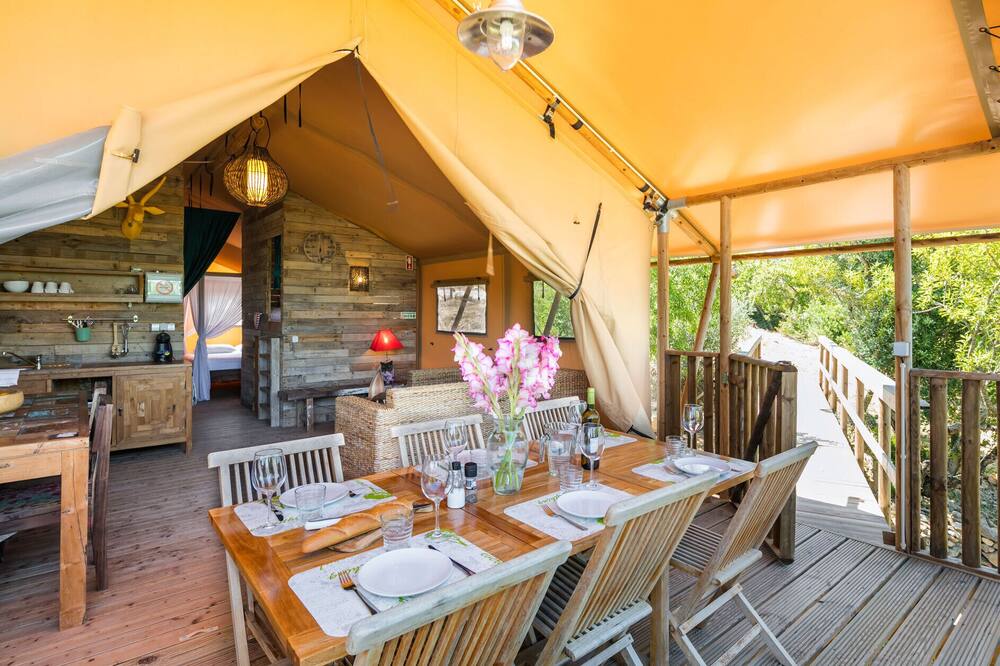 Luxurious glamping tent with balinese influences up to 6p.