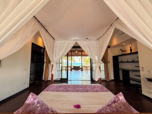 5 bedrooms, in-room safe, desk, iron/ironing board - Bougain Villa - 5 Bedroom, Oceanfront villa inc. Chef (Negari, Banjarankan,)