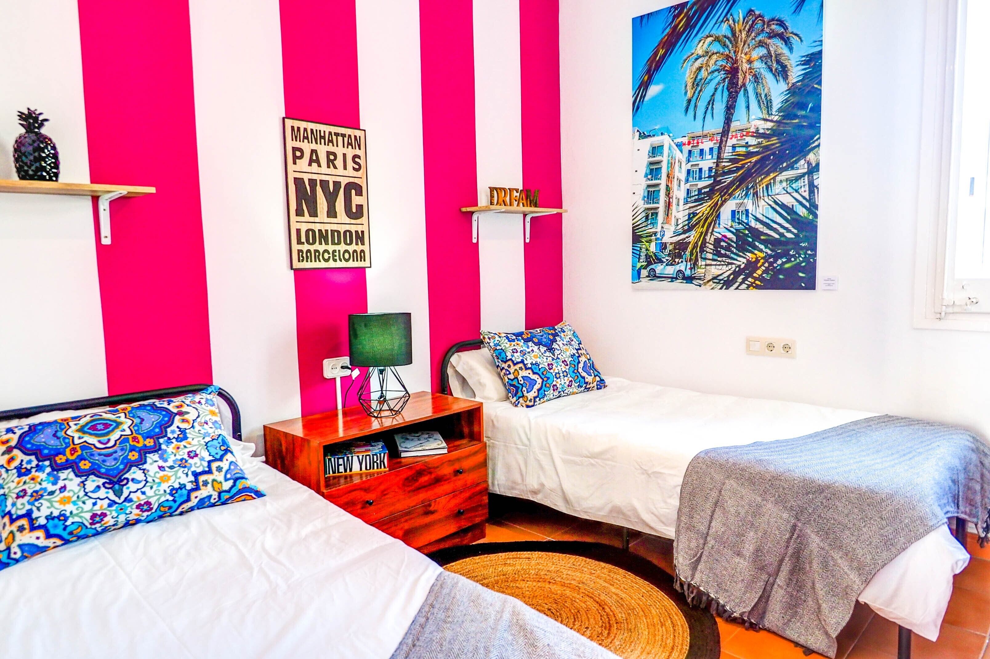 4 bedrooms, iron/ironing board, free WiFi, bed sheets