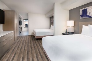 Premium bedding, in-room safe, desk, laptop workspace - Hyatt House Chicago/West Loop-Fulton Market (Chicago)