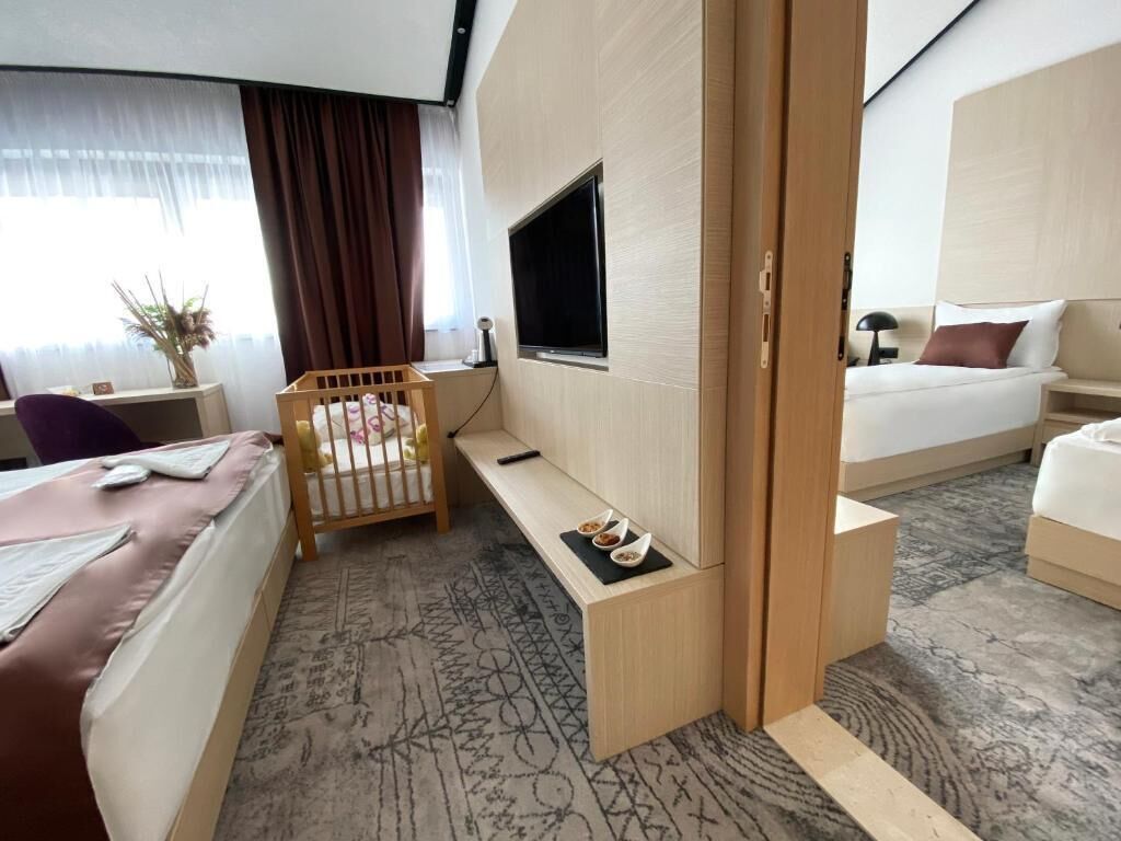 Ropa de cama de alta calidad y minibar 