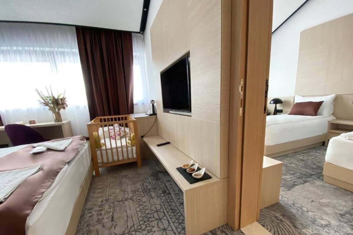 Literie de qualité, minibar, coffre-fort, bureau