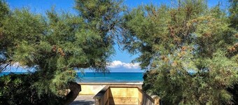 Nydelig leilighet for 8-10 personer i en historisk villa på sjøen