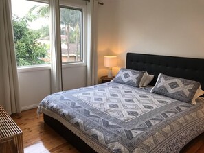 4 bedrooms, desk, iron/ironing board, free WiFi