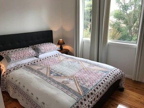 4 Schlafzimmer, Schreibtisch, Bügeleisen/Bügelbrett, kostenloses WLAN