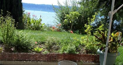 Wonderful lake view. Ideal starting point f. Cycling tours.