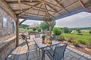 Outdoor dining - Scenic New Holland Hideaway: 13 Mi to Lancaster! (New Holland)