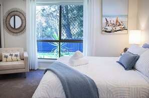 3 bedrooms, desk, soundproofing, iron/ironing board