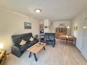 Unclassified image, 3 of 20, button