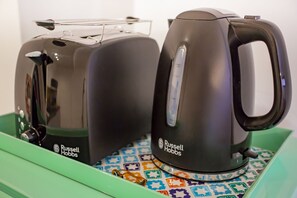 Coffee and/or coffee maker - New, Elegant, with a splash of Glam! Free parking (Venezia)