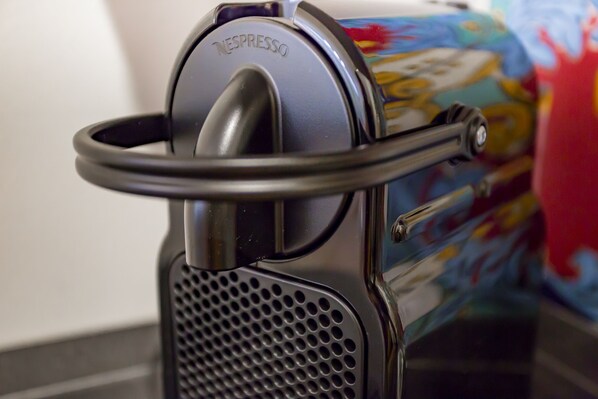 Coffee and/or coffee maker - New, Elegant, with a splash of Glam! Free parking (Venezia)