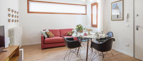 Téléviseur connecté, lecteur de DVD, chaîne audio