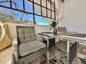Outdoor dining - Tiny Studio Slaven (Krk)