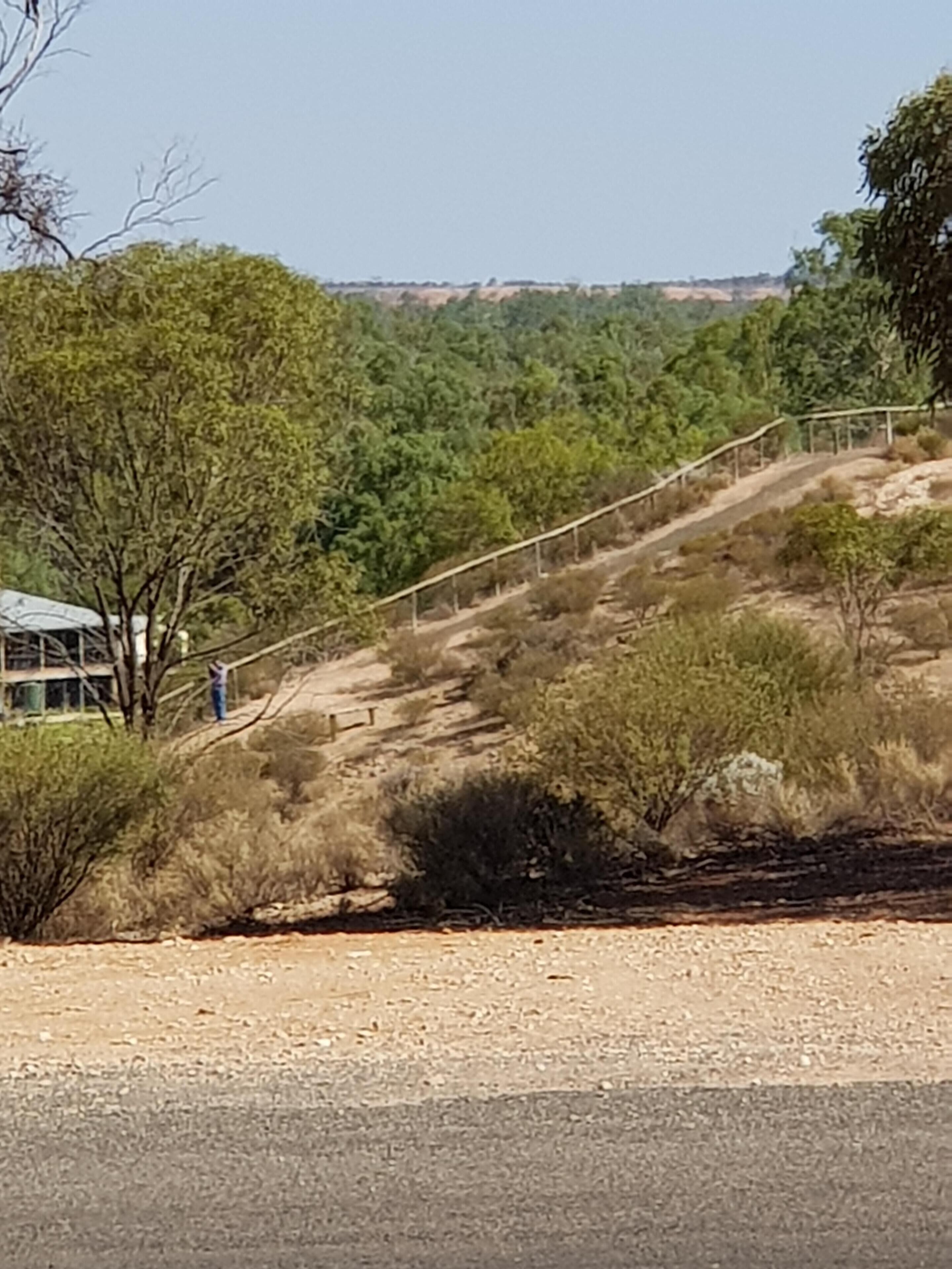 Morgan on the River Murray  with awesome river and scrub views — image 5