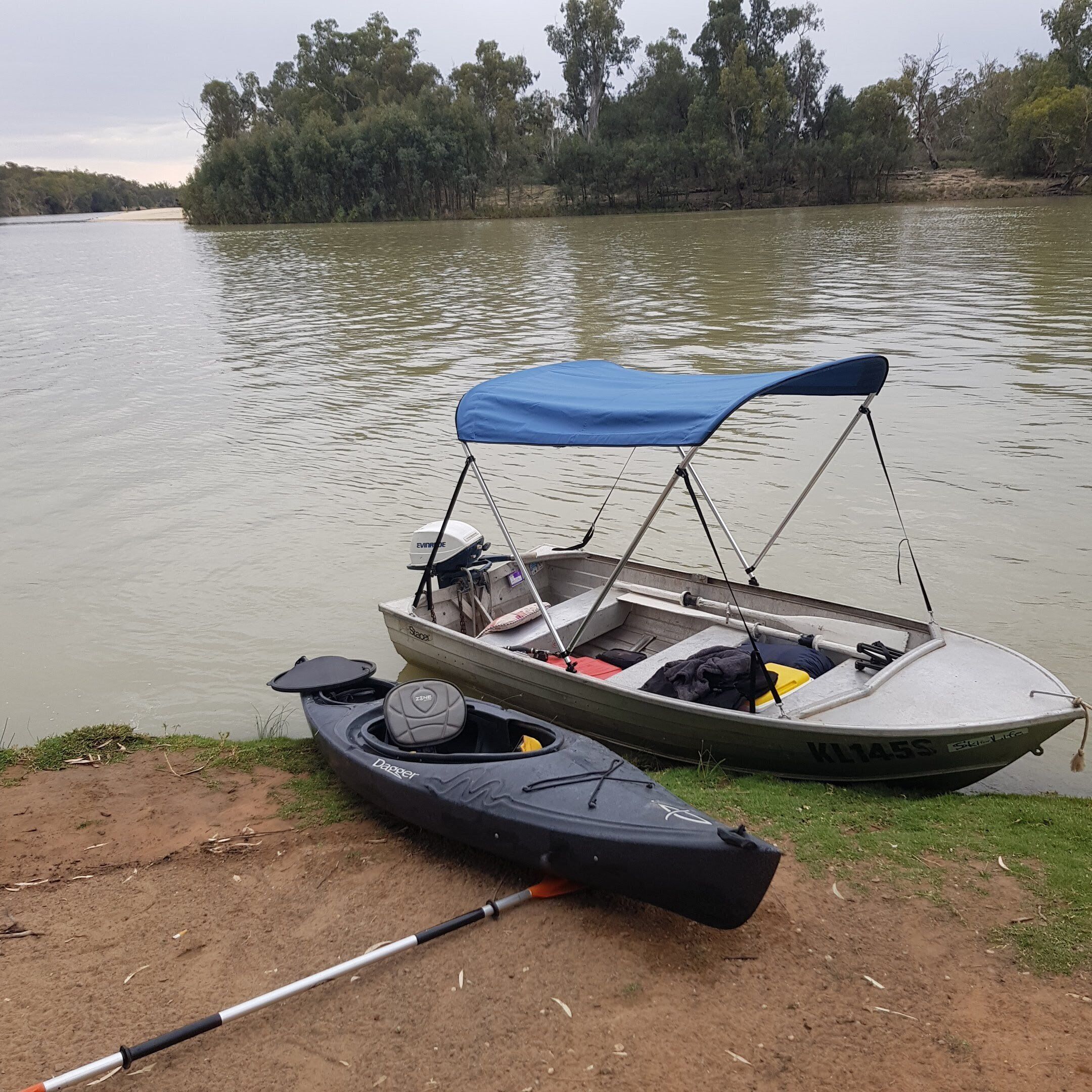 Morgan on the River Murray  with awesome river and scrub views — image 10