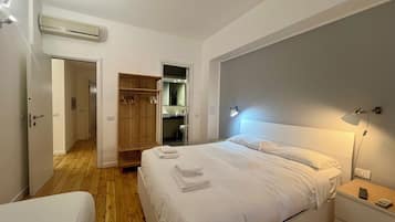 3 bedrooms, iron/ironing board, travel cot, free WiFi