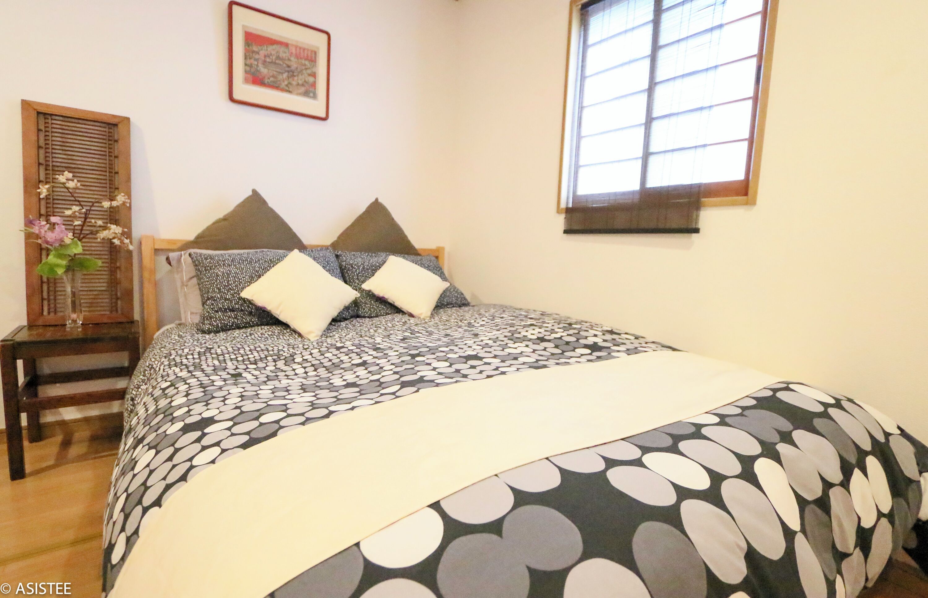 2 bedrooms, iron/ironing board, travel crib, WiFi