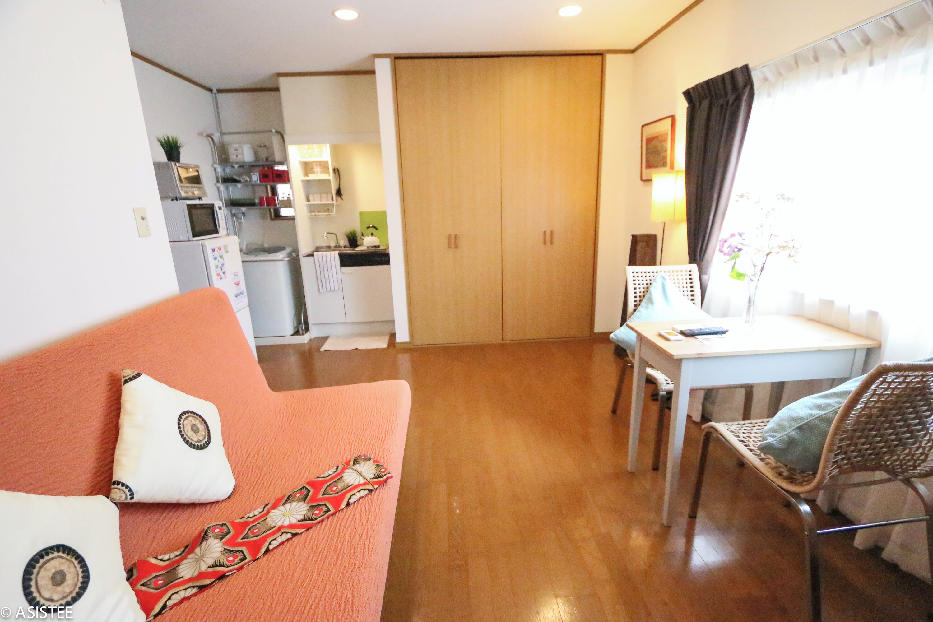 TV, Hulu, DVD player, streaming services