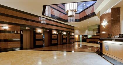 Spacious 1-Bedroom in Downtown Honolulu - Perfect for Families and Travelers!