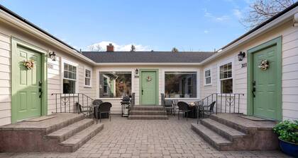 Perfect Couples Getaway! Walk to Dwntwn, Galveston Corridor & Drake Park, Parking, Air Conditioning