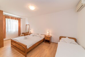 2 bedrooms, in-room safe, free WiFi, bed sheets