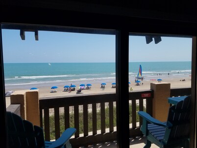 "August" 2025-"SPECIAL-RIGHT ON THE BEACH-Amazing View-ALL REMODELED