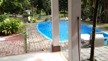 Udendørs pool