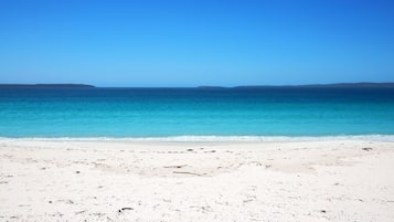 Una spiaggia nelle vicinanze