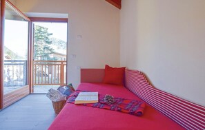 2 Schlafzimmer, Reisekinderbett, kostenloses WLAN, Bettwäsche