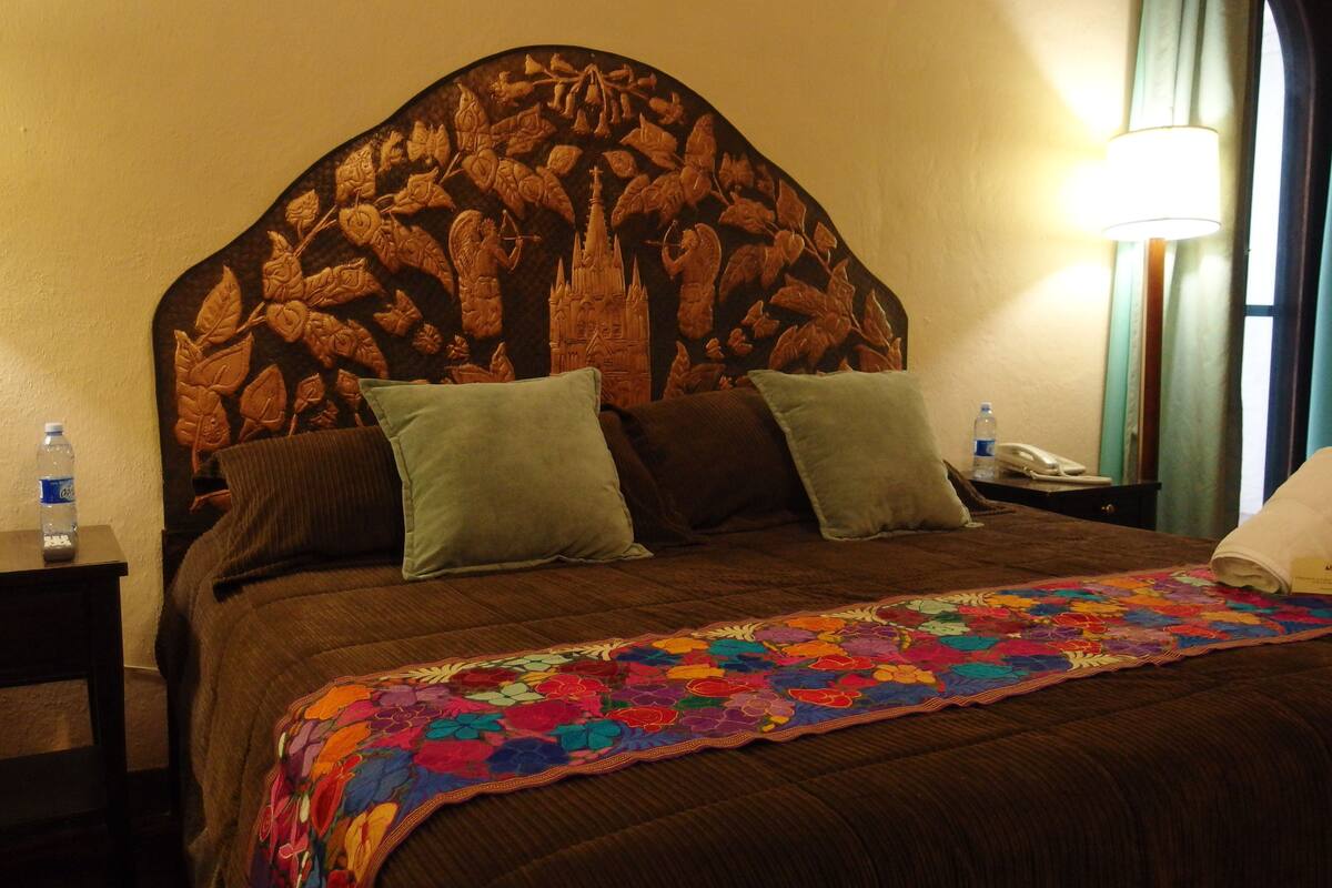 Deluxe Room, 1 King Bed | Free WiFi, individually decorated, bed sheets